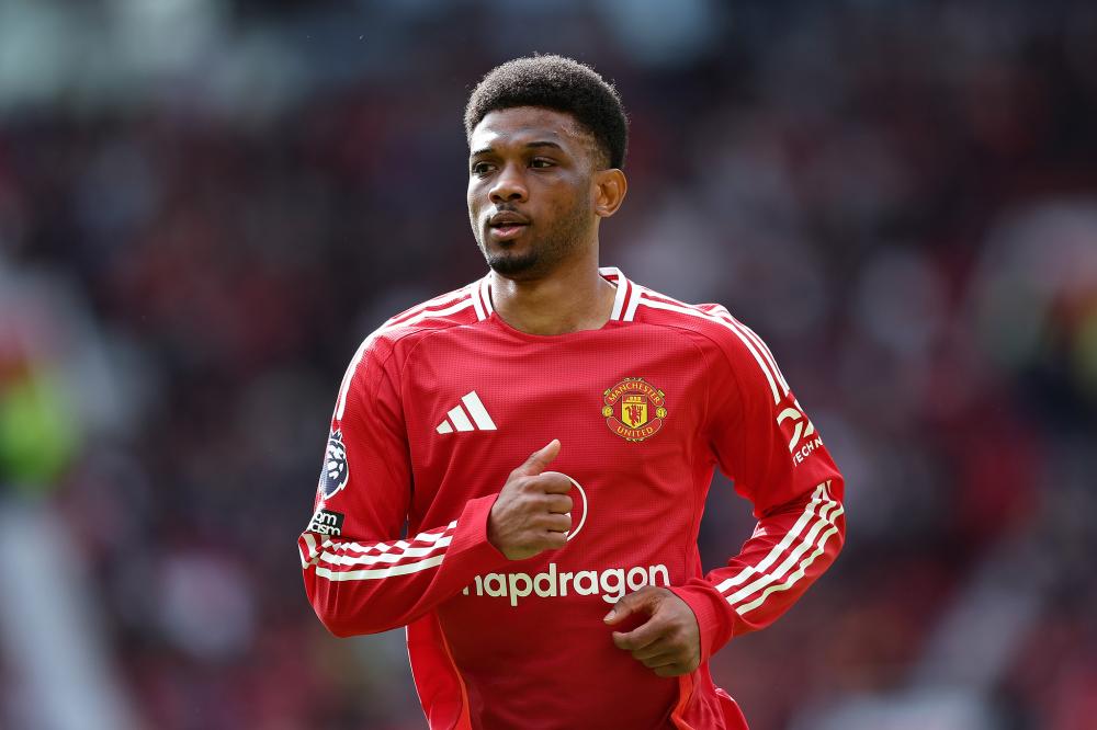 皇马3000万中卫重伤4个月！阿隆索哭晕：生死战后防6将养伤+2人染红